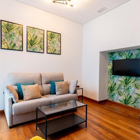 Ry Aparcamiento Incluido Junto A Catedral Ideal Parejas เซบีญา ภายนอก รูปภาพ