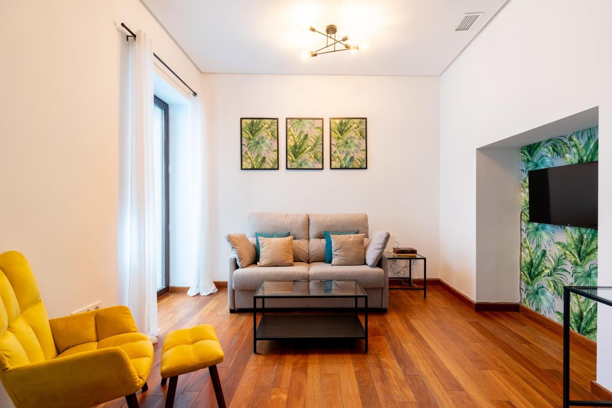 Ry Aparcamiento Incluido Junto A Catedral Ideal Parejas เซบีญา ภายนอก รูปภาพ